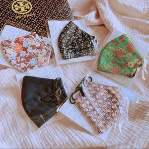 TORY BURCH FACE MASK (NEW)